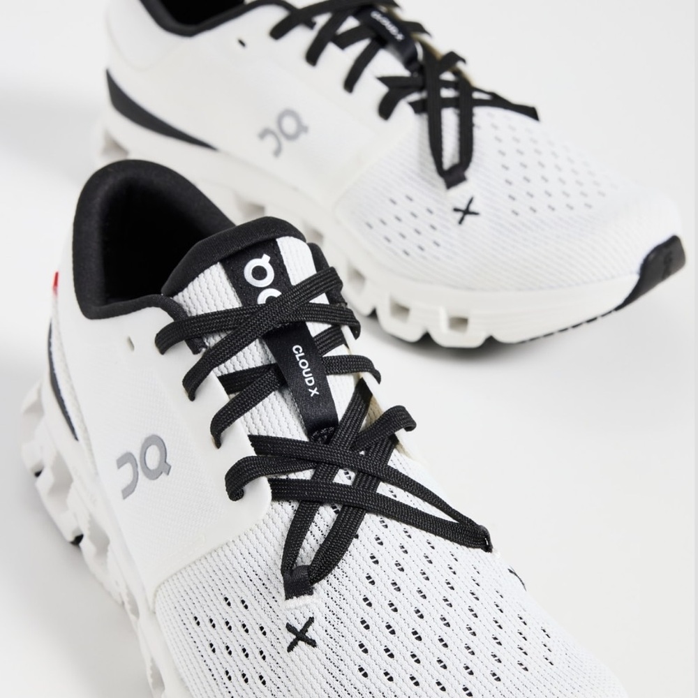 ON CLOUD CLOUD X3 women’s 7,5 running show
SOLD AS IS , see last 3 pictures !!!!